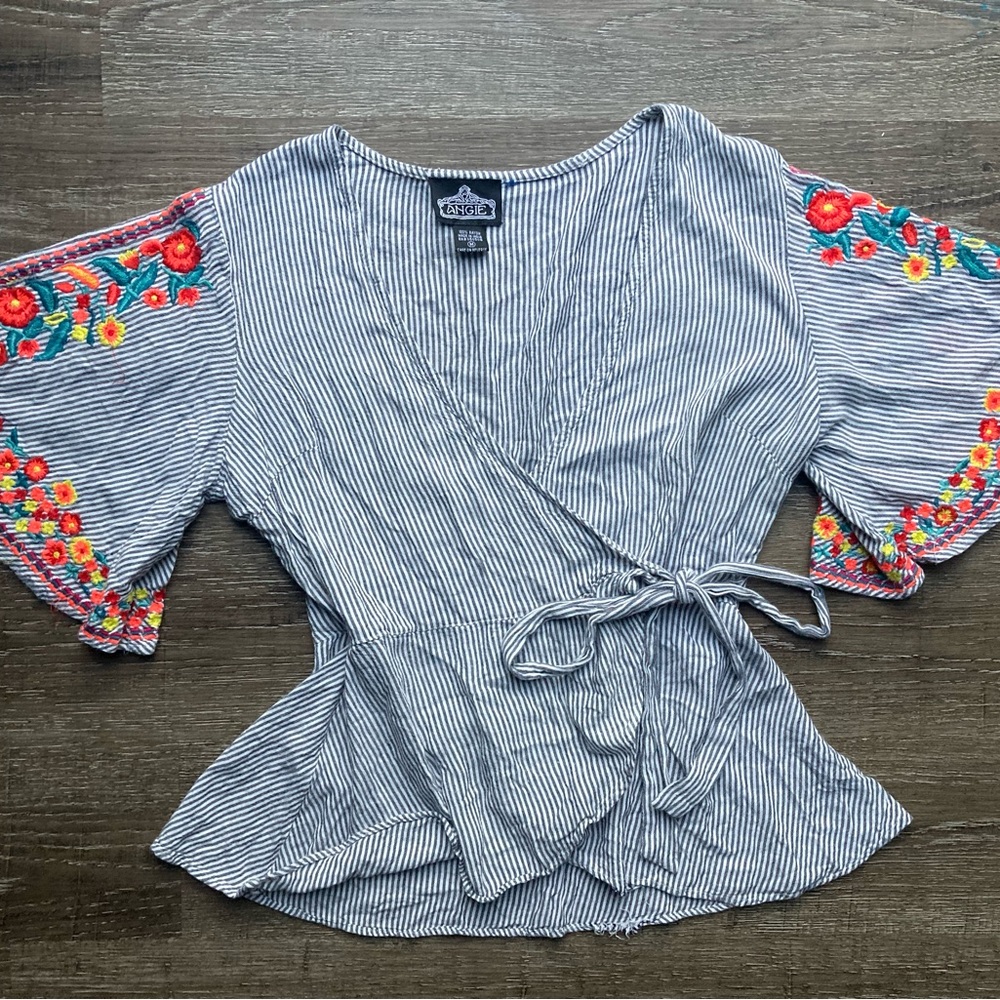 Angie Wrap Shirt Grey Striped Floral Embroidered Size Medium